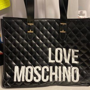 Used 3 times to carry laptop, just too big in my liking! NEGOTIABLE! looks new